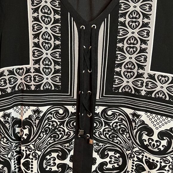 3 for $30! Cleo patterned top - Picture 4 of 10